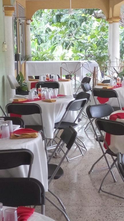 Palm Bay Guest House & Restaurant Montego Bay Exterior foto