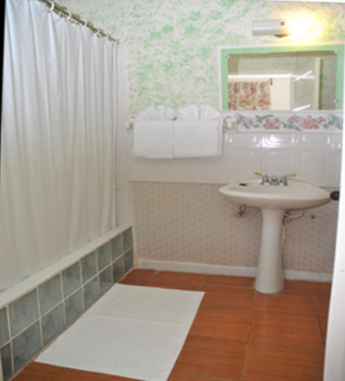 Palm Bay Guest House & Restaurant Montego Bay Habitación foto