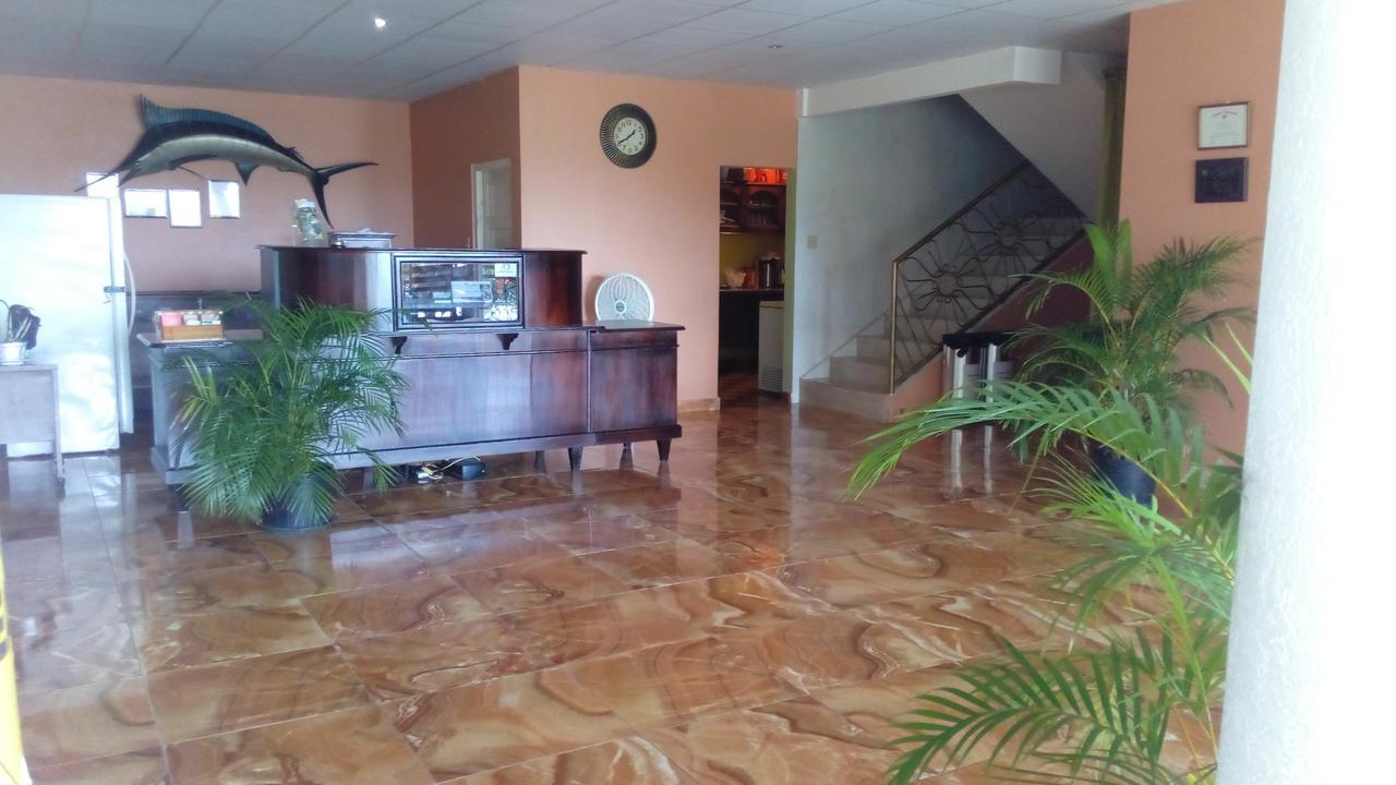 Palm Bay Guest House & Restaurant Montego Bay Exterior foto